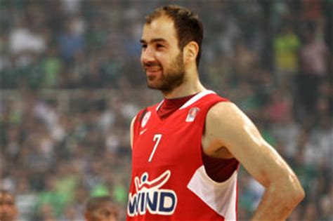 Αλλά ποιος είναι ο μεγαλύτερος. Maliano: Spanoulis Resmen Olympiakos'ta