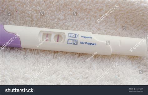 Pregnancy Test Kit Showing Positive Foto De Stock 13261297 Shutterstock