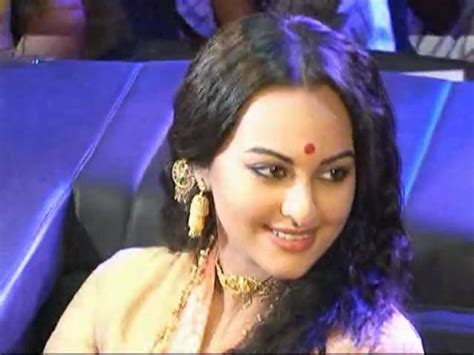 Sonakshi Sinha To Romance Saif Ali Khan In Bullet Raja Bollywood Babes Video Dailymotion