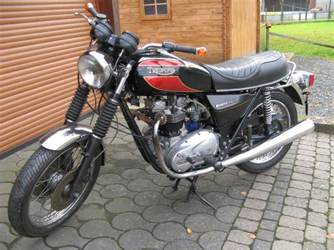 The engine size is 800cc, a great size for new and old riders. Triumph T140 Bonneville for sale