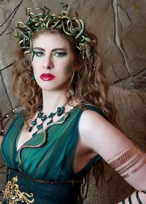 Happy almost halloween my fellow spooky my diy medusa costume didn't cost me anything, because i literally had all of. Medusa Costume | Medusa costume, Goddess costume, Grecian ...