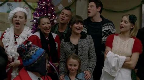 Glee Do They Know Its Christmas Full Performance Youtube