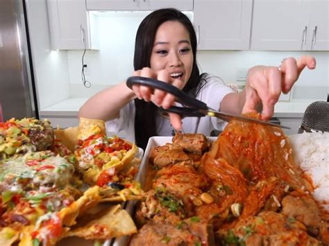 Mukbang Fast Food Video Fetish Takes YouTube By Storm The Advertiser