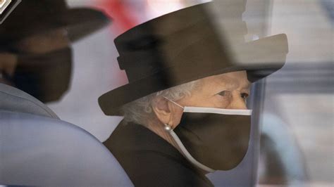 Queen Pictured Resuming Public Duties After Dukes Death Bbc News