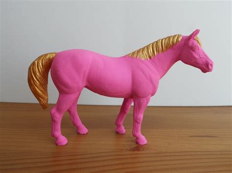 Hot Pink Horse With Gold Mane 1800 Via Etsy Projects Pinterest