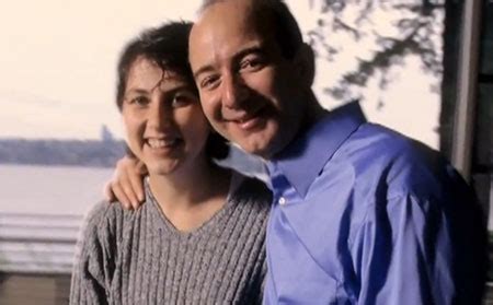 Jeff bezos ретвитнул(а) the wall street journal. know about Amazon Founder Jeff Bezos Married Life. See his ...