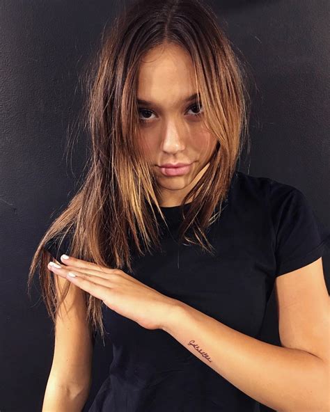 Alexis Ren Instagram Model Photos It Girl Success