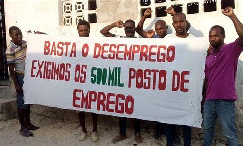 Protesto Contra O Desemprego Sai à Rua Em Sete Províncias Jovens Exigem 500 Mil Empregos