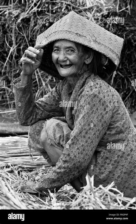 Toothless Old Woman High Resolution Stock Photography And Images Alamy
