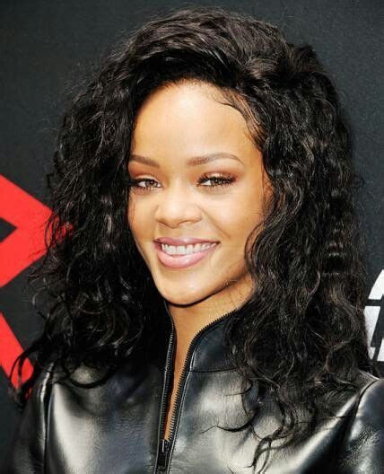 Black Loose Curly Wig For 2016 Rihanna Hairstyles Celebrity