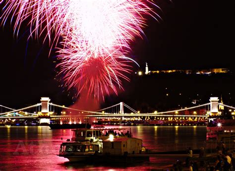 A nemzeti ünnepi programokat európa legnagyobb tűzijátékával zárják budapesten . 2010. Augusztus 20 - Tüzijáték / Fireworks 20 August 2010 ...