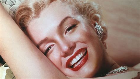 Marilyn Monroe Iconic Make Up Look Via Youtube Marilyn Monroe