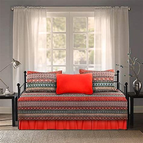 Kimlor giraffe daybed cover set overviews this fun beige and brown giraffe print bedding evokes images of an african safari and adds an exotic change of pace to any bedroom. NEWLAKE 5Piece Quilted Daybed Cover Set Striped Classical ...