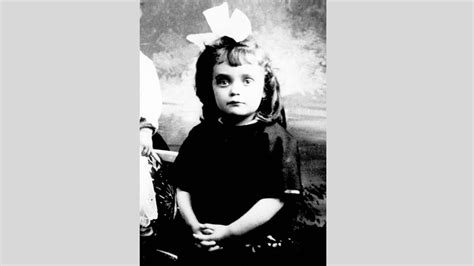 Piaf zong chansons, waarvan de bekendste zijn: Bildergalerie: "Non, je ne regrette rien" | tagesschau.de