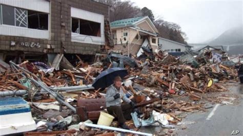 The official death toll from the devastating japanese earthquake that hit on friday is now nearing 1,900, while police officials say that it is all but certain the final toll will be at least 10,000 people dead. Earthquake and tsunami aftermath in Ofunato, Japan, March in 2020 | Tsunami, Rescue team ...