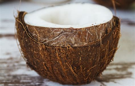 Is Coconut Oil Safe For Your Vagina Popsugar Love And Sex