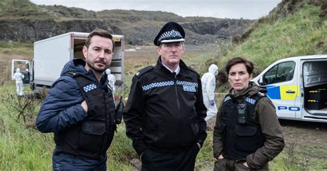 When ds steve arnott joins the anticorruption unit, he learns that the target of his first investigation is dci tony gates. Line of Duty: Is Ted Hastings H? Does this typo rule him out