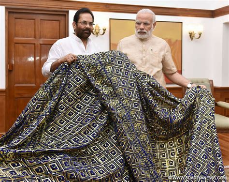 pm hands over chaadar to be offered at dargah of khwaja moinuddin chishti