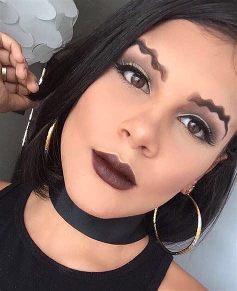 Weird Squiggle Eyebrow Trend Takes Over Instagram Latest Fashion Corner