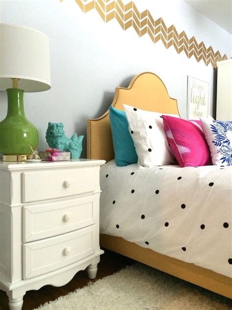 Ellie's girly teen bedroom makeover featuring pottery barn teen is here! Pin on Girl Power