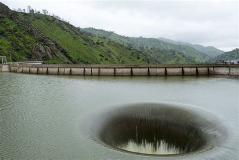 A Gaping Hole Is Draining This Northern California Lake And Its