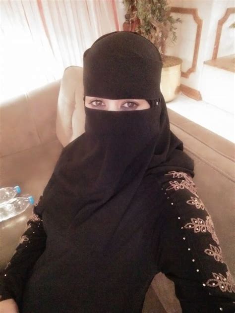 انسة سعودية من مكة المكرمة ابحث عن شاب سعودي للزواج المعلن فقط ولا اقبل بالتعدد ولا المسيار