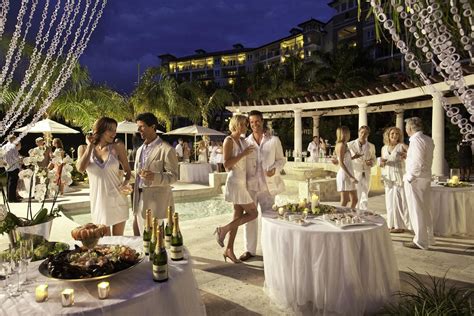 Sandals Grande Antigua Resort And Spa White Christmas Party White
