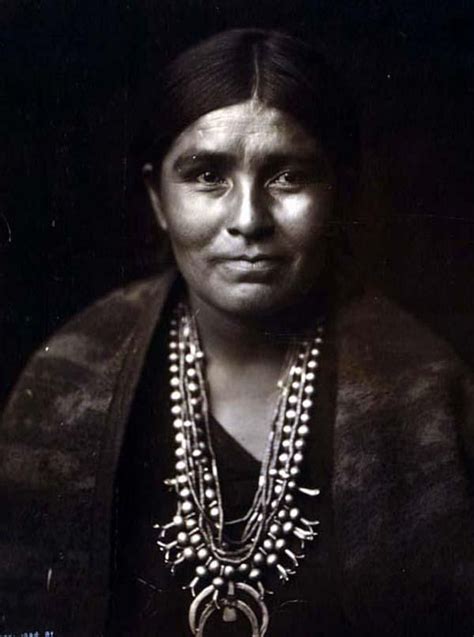 Navaho Woman Edward S Curtis Navajo Women Native American Beauty