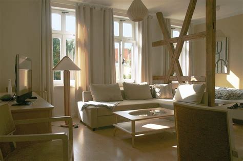 Oavsett om du vill uppleva staden som turist eller göra som lokalbefolkningen, kika på detta perfekta hjälpmedel inför din resa. Altstadt Ferienwohnung Erfurt Ferienwohnung