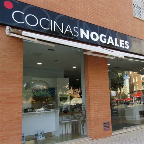 Desde mesas, sillas y taburetes de marcas como stua, mobles 114, viccarbe o cattelan entre otros a complementos como relojes de marcas como. Cocinas Sevilla - Muebles de Cocina | Cocinas Nogales ...