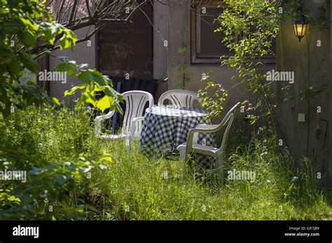 Messy Garden Hi Res Stock Photography And Images Alamy