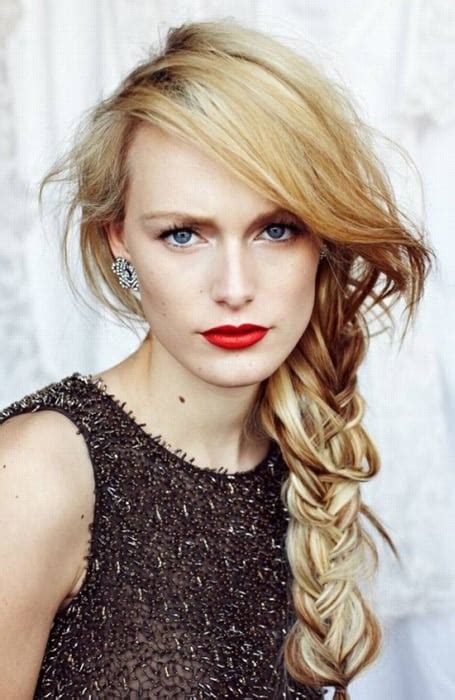 20 Stunning Deep Side Part Hairstyles For 2023 The Trend Spotter