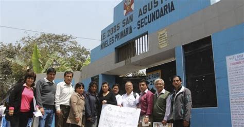 Trece Docentes Del Colegio San Agustín Denuncian Abusos De La Ugel 04