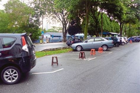 Terdapat dua kereta klon yang dimasukkan ke dalam kategori scrap kerana tidak mematuhi piawaian jpj. JPJ: Perbuatan 'Chup' Parking Dengan Kon/Objek Lain Boleh ...