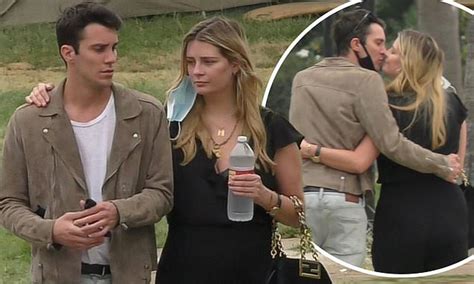 Mischa Barton Shares A Kiss With Gian Marco Flamini Daily Mail Online