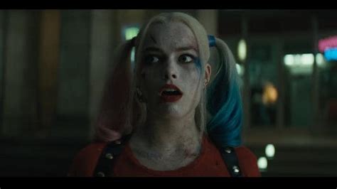 Margot Robbies Harley Quinn Strips To Her Underwear In Sucide Squad Trailer