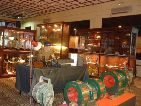 Pejabat negeri pertahanan awam negeri selangor aras 3, wisma persekutuan klang, persiaran bukit raja 1 /ku 1, bandar baru klang, 41150 klang, selangor tel : Civil Defence of Malaysia ( CDEF ): Muzium Jabatan ...