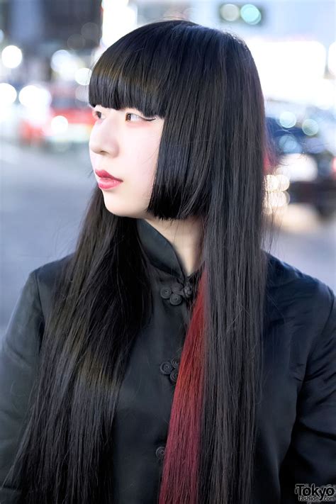 Black Japanese Bangs Hairstyle W Red Streak Side Bangs Hairstyles Mullet Hairstyle Pixie