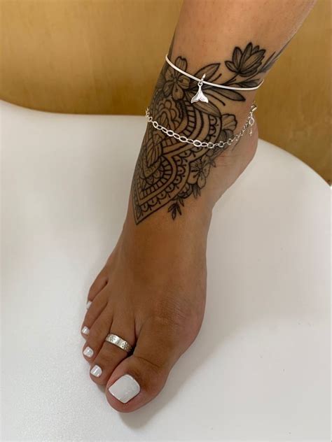 Pin By Kenndeezyx🦋 On Inspired In 2020 Foot Tattoos For Women Foot Tattoos Stylist Tattoos