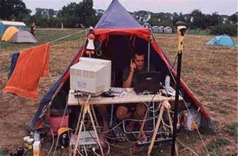 20 of the funniest camping photos of all time