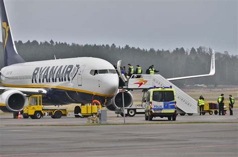 Örebro flygplats efter en allvarlig flygplansolycka. Blåljus.se - Nyheter Dygnet Runt - Året Om - Artikel ...