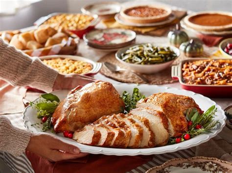 I'm sharing 11 places that offer incredibly delicious premade thanksgiving dinners. 10 of the best Thanksgiving meals served at chain restaurants - Business Insider