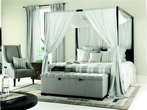 Łóżko z baldachimem to Elegancka sypialnia pomysły na aranżację