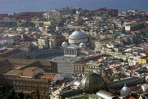 Viaggio Nel Cuore Del Centro Storico Di Napoli Tra Storia E Buon Cibo