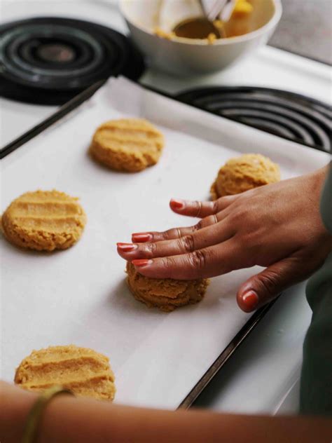 Chef Calli Marie Has An Easy Four Ingredient Cookie For You Uniqlo