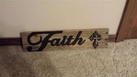 Faith Pallet Sign With Small Cross Pallet Signs Small Crosses