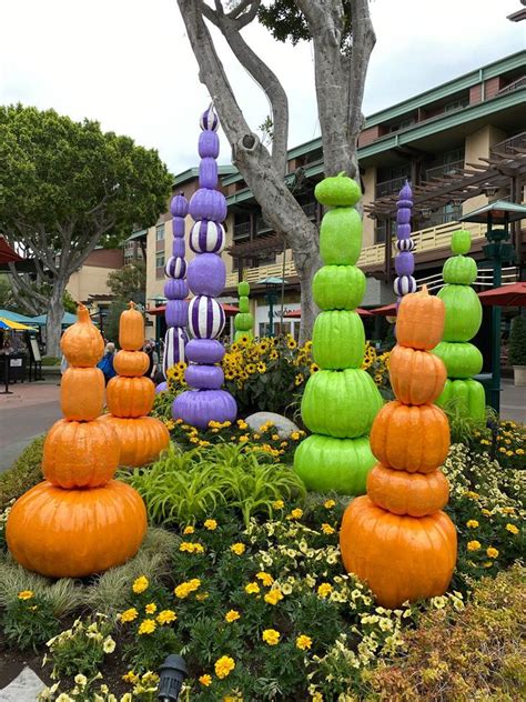 Photos Downtown Disney At Disneyland Becomes A Trick Or Treat Candy