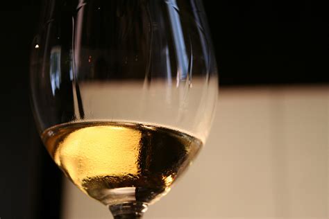 The glass is designed to emphasis acidity, thus balancing the wine's liquorous sweetness and luscious finish. Unique Proteins Identified in Botrytis cinerea-Infected Grapes