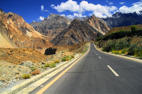 Karakoram Highway Highest Paved International Road In The World