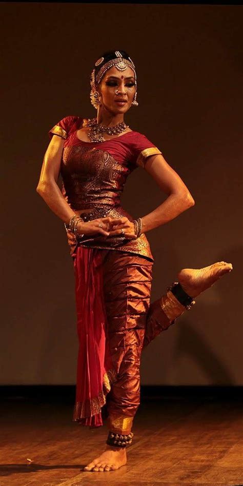 Pin By Susanne Lipp On Danse Bharatanatyam Poses Indian Classical Dance